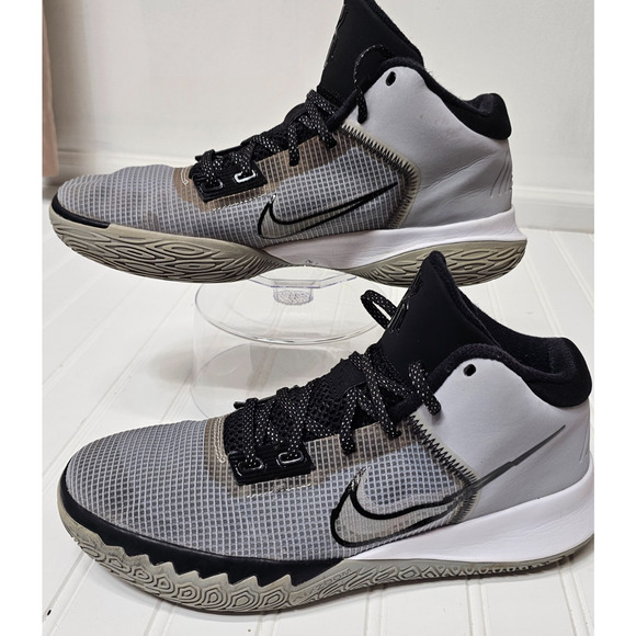 Nike Kyre Flytrap 4 Wolf Gray CT1972-002 Mens Size 9.5 Basketball shoe. - Picture 1 of 10